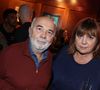 L’actrice de 68 ans a perdu sa mère en 1985 et pour cette personnalité joviale, ça a longtemps été quelque chose qu’elle ne voulait pas partager et qu’elle ne reconnaissait pas. Un déni qui a malheureusement fini par la rattraper violemment : “On est un peu comme scotché, comme si on prenait un 38 tonnes dans la gueule en se disant ‘bah mince alors ! Je traversais tranquillement sur les clous et tout à coup ça ne va pas’”.