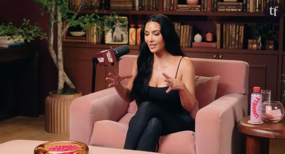 Kim Kardashian dévoile tout dans l'émission Call Her Daddy. Elle explique notamment pourquoi elle a eu tant de mal à quitter Kanye West.