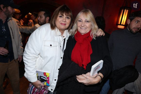 Pour Michèle Bernier, les troubles dépressifs apparaissent après le suicide de sa mère. “Le suicide de quelqu’un qu’on aime à ce point est une chose extrêmement violente et en même temps j’étais dans un déni je pense aussi, pendant très longtemps”, raconte-t-elle.