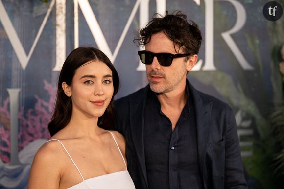 Casey Affleck et Caylee Cowan sont officiellement en couple depuis 2021.