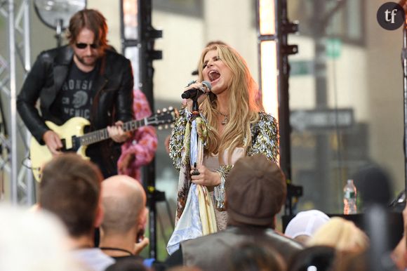 "Dégoûtant", "Elle n'a pas l'air bien" : Jessica Simpson se fait pipi dessus en plein concert et crée le buzz