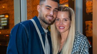 "J'ai l'impression de changer de femme tous les ans" : cette star de la télé-réalité se confie sur les chirurgies esthétiques de son épouse