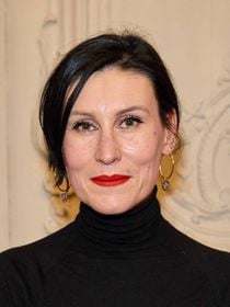 “Quand tu te dénudes, tu es forcément une putain” : Ovidie dénonce la “haine de la sexualité féminine” et la "putophobie" sur ces images puissamment féministes