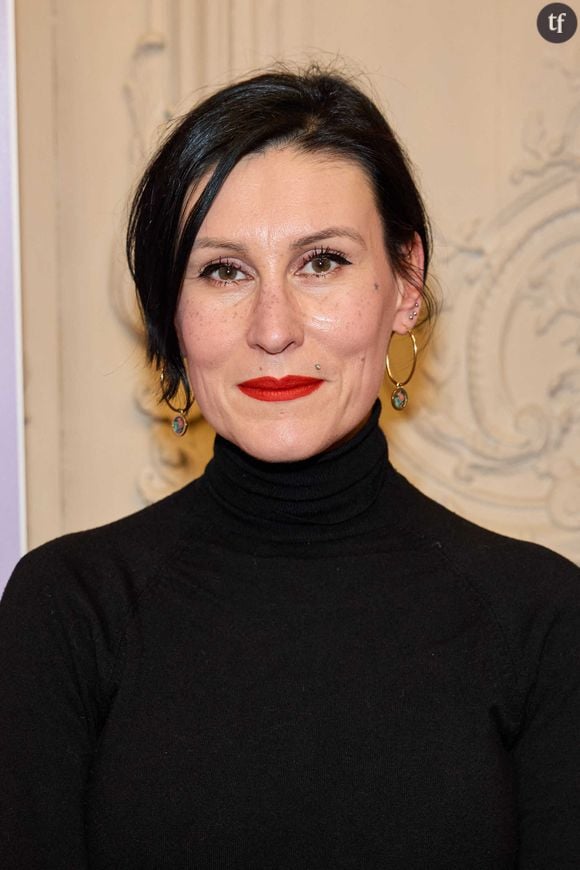 “Quand tu te dénudes, tu es forcément une putain” : Ovidie dénonce la “haine de la sexualité féminine” et la "putophobie" sur ces images puissamment féministes