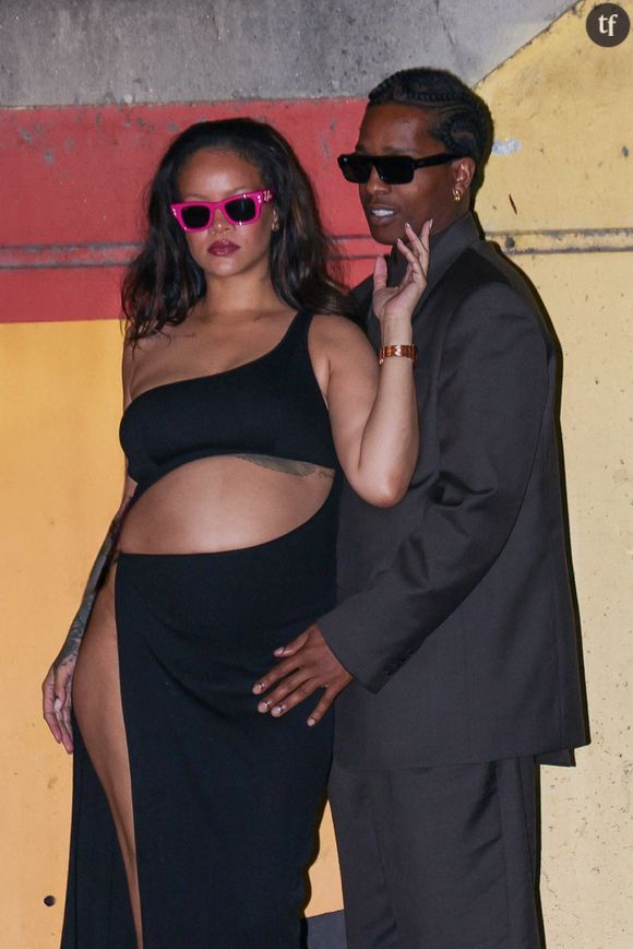 La tenue de la chanteuse, qui attend son troisième enfant, a suscité l'émoi des internautes.