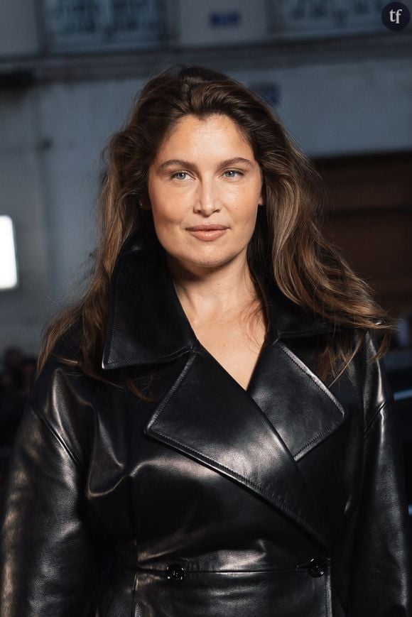 Elle s'envisage en égérie épanouie et décomplexée sur ces photos de Vanity Fair où l'icône ravit en bas de dentelle.