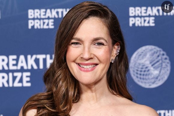 "Vieillir est un privilège" : à 50 ans, Drew Barrymore ravit ses fans en s'affichant sans maquillage et sans filtre sur Instagram