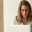 Recruter une femme 45+ : un pari gagnant