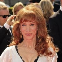 "Je suis une cougar, et alors ?" : cette actrice légendaire se dit fière "d'être aussi canon" et dénonce le sexisme anti-vieilles