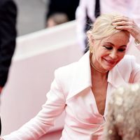 "Elle a détruit son visage" : Emmanuelle Béart victime de "botox shaming", l'icône de 61 ans est majoritairement insultée par des femmes