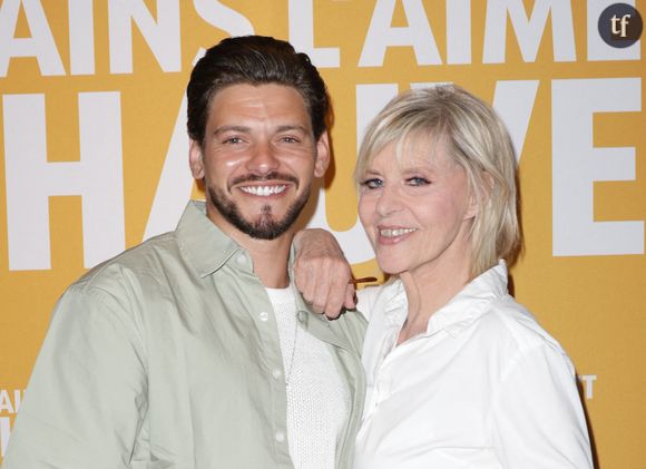 Et elle a évoqué frontalement ses auditions, il y a cinquante ans de cela, pour ni plus ni moins que ce qui deviendra un film culte du septième art hexagonal, mais surtout, l'objet d'infinies controverses et scandales, jusqu'à aujourd'hui : Les valseuses, de Bertrand Blier, dans lequel Chantal Ladesou (que l'on retrouve aujourd'hui au sein du film "Certains l'aiment chauve") aurait donc pu jouer. Si son casting avait convaincu. Mais aujourd'hui, elle en dévoile les dessous peu reluisants...