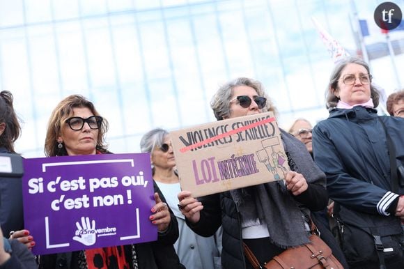 À l'Assemblée Nationale, où l'enquête sur les violences commises dans les secteurs du cinéma, de l’audiovisuel, du spectacle vivant, de la mode et de la publicité se poursuivent.