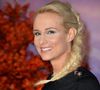 Au tout début des années 2000, Elodie Gossuin a vécu ses premiers sacres sur podiums, Elle a 20 ans. Sauf que tout n'est pas si bleu dans le ciel. Alors qu'elle doit candidater pour représenter la France au concours de Miss Univers, la reine de beauté fait face à un dilemme terrible : pour être reçue, elle doit suivre des examens gynécologiques poussés.