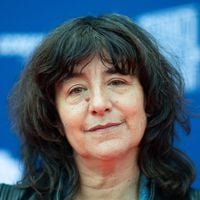 "Je prends cher, c'est vexant" : Romane Bohringer se confie sur la ménopause et l'âgisme dont elle a été victime