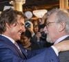 Spielberg met avant tout en scène des love interests, des compagnes, des mères. Et parfois, ce doublé : les femmes qui aux côtés de leurs époux font office de mères - protectrices, aimantes. Les hommes règnent en figures de proue dans le cinéma spielbergien, qu'ils soient fictifs ou historiques : Lincoln, Schindler, Indiana Jones , tous, à l’image du joyeux équipage des Dents de la Mer, évoluent dans un monde viril.