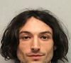 A l'époque, le nom d'Ezra Miller est synonyme de scandales et polémiques, puisqu'alors que les projets ambitieux se concrétisent à Hollywood, entre une énième suite des Animaux Fantastiques et les premières aventures du super héros The Flash sur grand écran, des films à grand spectacle où il tient l'affiche, leurs sorties se voient auréolées de la controverse suscitée par la superstar.
