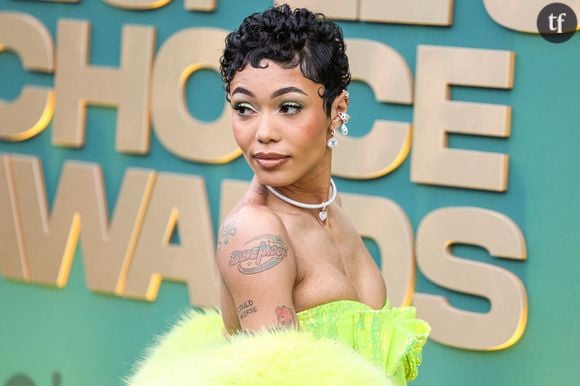 Mi-janvier, la rappeuse s’est affichée sur un transat en osant un très très mini bikini. Mini bandeau, maillot hyper échancré, l’artiste apparait bronzée et huilée. « Mère, Album, Relaxation… L’histoire de ma vie actuellement », écrit en caption la mère de la petite Miyoco qui a fêté ses 6 mois en décembre 2025.