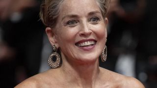 Sharon Stone en nuisette à bientôt 70 ans est "sublime" et "naturelle" sur ces images qui célèbrent la beauté des "stars seniors"