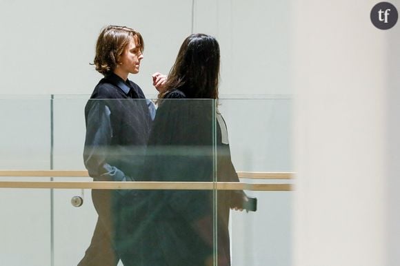 "Je n'ai jamais eu 12 ans à ses yeux : on m'a toujours dit que j'étais un adulte dans un corps d'enfant" : Adèle Haenel prend la parole et c'est dévastateur.