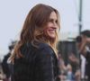 “Une légende !” : à 57 ans, Julia Roberts se dévoile amoureuse et rayonnante et éblouit la Mostra de Venise avec ses looks glamours