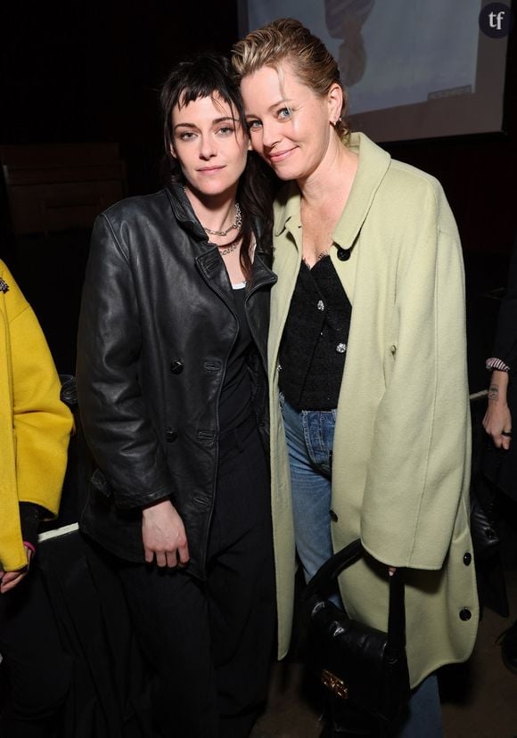 Elizabeth Banks : “La fertilité fait partie intégrante de la vie, pour les hommes comme pour les femmes. Mais pour les femmes, surtout dans une société qui véhicule l'idée que leur valeur ne réside pas dans leur potentiel de dirigeante, mais dans leur capacité à procréer et à perpétuer l'espèce. Si elles ne peuvent pas avoir d'enfants, elles sont considérées comme moins femmes. Voilà le message. Quant à ma propre infertilité, j'ai dû faire mon deuil. C'était une perte. Et j'ai dû traverser cette épreuve avant de pouvoir envisager de fonder une famille.”


Sur la photo : Kristen Stewart, Elizabeth Banks