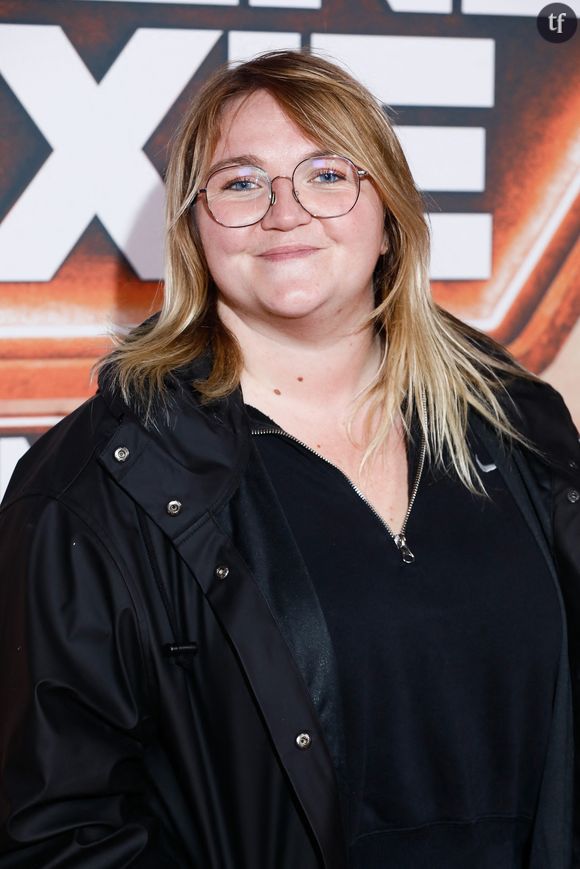 Une injonction à sourire ? Cela, les femmes connaissent. Nécessité à toujours être présentable, solaire, un smile bien en évidence... Et à l'inverse, on le remarque fortement à chaque défilé de mode ou séances photos pour un magazine, reproches bien souvent masculins à l'encontre des stars qui ne font pas du sourire leur maître-mot.