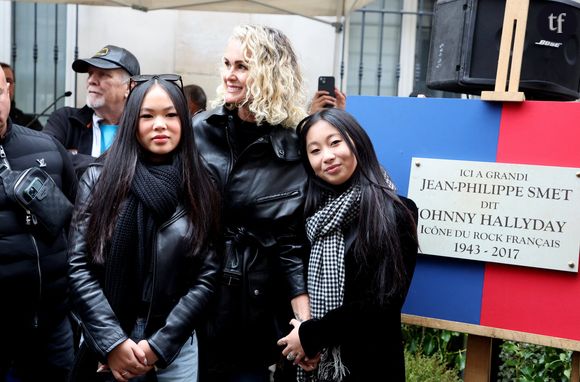 "Pauvre Johnny s'il voyait ça il se retournerait dans sa tombe !", lit-on notamment au sujet du chanteur décédé en 2017.