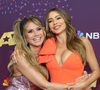 Sofia Vergara pose en string bikini
Sur cette publication likée par plus de 900 000 personnes, l'actrice et mannequin s'affiche topless, vêtue d'un string ficelle dévoilant ses fesses galbées. "L'été est arrivé", écrit la Colombienne en légende. Élue « femme la plus désirable » en 2012 par le magazine masculin Askmen, Sofia Vergara n'a pas manqué de faire réagir ses abonnés avec ce cliché torride. "Tu es imbattable", commente l'un d'entre eux. "Elle est incroyable à 52 ans", souligne un autre. "Une déesse", peut-on encore lire. Même la mannequin Heidi Klum, sa collègue de America's Got Talent, a réagi : "Viens, je fais pareil, je bronze".