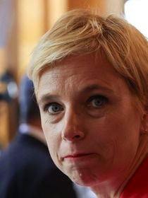 "J'ai été violée à une époque où le silence régnait", dénonce cette femme politique dans un témoignage courageux