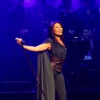 “C’est un message pour les femmes de mon âge !” : cette chanteuse culte commence une nouvelle carrière à 50 ans