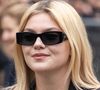 À chaque apparition, Louane conquiert davantage le cœur des modeuses. La jeune femme enchaîne les réussites mode et n'a pas fait exception ce jeudi 24 avril lors du tout premier show mariage de la marque Vivienne Westwood. La chanteuse a fait sensation dans un look en denim de la griffe britannique. Elle portait la chemise Natalia, un modèle à la coupe asymétrique, qui dévoilait joliment son ventre.