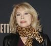 La réponse est sans filtre : "C'est très important pour moi de manger le matin. C'est un peu à l'américaine. Les américains adorent les pilules et mon dej', c'est vrai, il y a beaucoup de pilules". Amanda Lear poursuit : "Il y en a beaucoup, il y a du magnésium, il y a du potassium, il y a du zinc et du curcuma. Il y a du resvératrol, du enemen, de la ferritine. C'est vrai qu'il y a beaucoup trop de compléments alimentaires..."