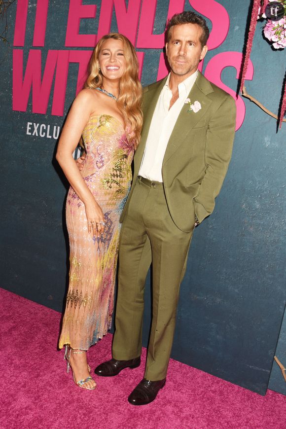 C'est une simple apparition sur le tapis rouge : celle de Blake Lively et Ryan Reynolds, couple doré. Mais lorsque l'actrice de Gossip Girl a pris la parole aux côtés de sa mère, certains ont vu là une sorte de manipulation émotionnelle.