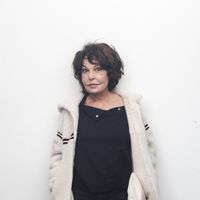 "Je vis seule depuis toujours !" : Isabelle Mergault défend le pouvoir du célibat au féminin, "encore difficile à assumer"