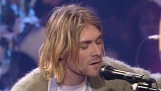 "Apprenons aux hommes à ne pas violer !" : Kurt Cobain a signé un vrai hymne féministe avec sa chanson la plus provoc, 30 ans avant #MeToo