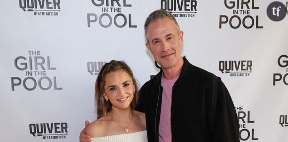 26 ans après le teen movie culte des années 90, « Elle est trop bien », Rachael Leigh Cook et Freddie Prinze Jr. se retrouvent pour une nouvelle comédie romantique. Le jeudi 29 mai, Fox Entertainment Studios a annoncé le duo jouerait ensemble dans un prochain film de Noël, intitulé « The Christmas Affair ».
