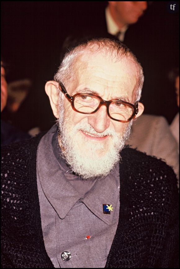 "Ca glace le sang" : cet acteur a incarné l'Abbé Pierre au cinéma, il s'exprime enfin sur l'affaire