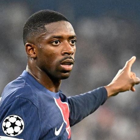 "La France infestée" : voilée et masquée, la femme de ce célèbre joueur du PSG devient la cible des racistes