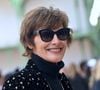 "Je n'hésite pas à en parler"

Inès de la Fressange n'hésite pas à faire l'éloge de ses filles, Nine et Violette. Mais la maternité n’a pas toujours été une évidence pour la journaliste, ex-mannequin et autrice. Interrogée par La Tribune dimanche, ce 23 novembre, elle est revenue sur un chapitre douloureux de sa vie. "J’ai dû perdre six enfants à la suite de fausses couches", a révélé la figure iconique de la Parisienne. À 68 ans, elle refuse d’en faire un sujet tabou. "Je n’hésite pas à en parler car lorsque ça vous arrive, nous sommes dévastées et surprises, alors que c’est malheureusement très courant", confie-t-elle. En effet, en France, une grossesse sur quatre se solde par une fausse couche dans les vingt-deux premières semaines d'aménorrhée. Les célébrités sont de plus en plus nombreuses à briser ce tabou, à l'image de Sharon Stone, Chrissy Teigen ou encore Beyoncé.