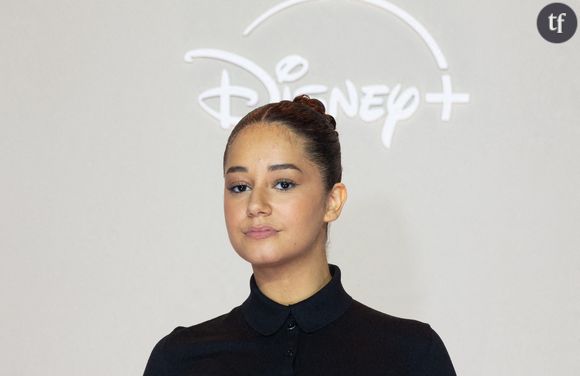 "Ne faites surtout pas ça" : Léna Mahfouf relance la mode du sourcil fin et affole la toile