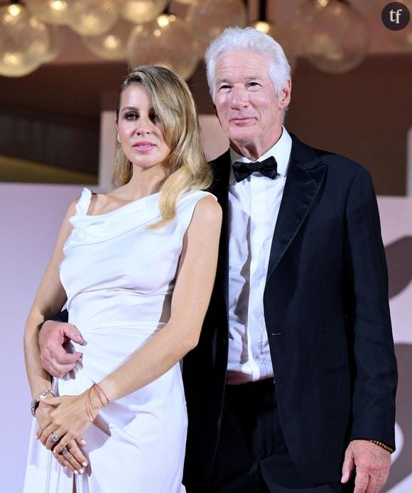 De nouveau daron il y a quelques années, Richard Gere, 75 ans, semble s'éclater en tant que papa qui à l'âge d'un papi. Comme ses amis Robert De Niro et Al Pacino, l'acteur fait l'impasse sur la contraception.