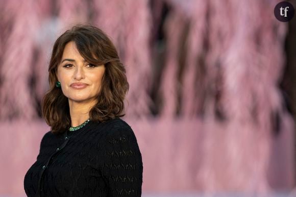 À 51 ans, Penélope Cruz déjoue les pronostics sexistes qui tentent de reléguer dans l'ombre les femmes de plus de 40 ans.