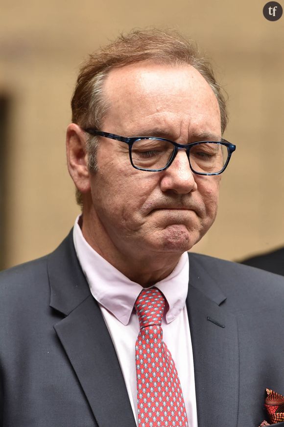 En 2018, l'acteur de Seven, Usual Suspects et House of Cards s'était notamment retrouvé inculpé pour quatre agressions sexuelles sur des hommes, en Angleterre. Agressions sexuelles, harcèlement sexuel, tentatives de viol, les allégations se sont multipliées en quatre ans seulement. L'enquête Spacey Unmasked donne justement la parole à dix victimes présumées du comédien.