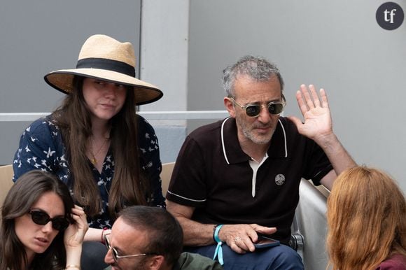 Élie Semoun est déjà papa d'un garçon prénommé Antoine, âgé de 30 ans, né de son mariage avec Annie Florence Jeannesson.