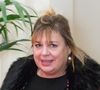 Si Michèle Bernier n’a pas vu tout de suite qu’elle allait mal, elle met en garde sur les signes qui devraient nous alerter dans ces cas-là : “Des fois on ne s’en rend pas compte, mais souvent des choses extérieures ça peut être de l’eczéma, prendre du poids, en perdre, c’est un peu de l’enfermement aussi.”