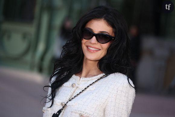 Il n'aura échappé à personne que Kylie Jenner a eu recours à de la chirurgie esthétique pour refaire sa poitrine.