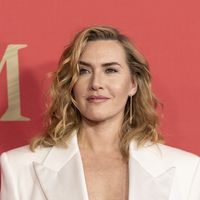 "Non, Pierre Lescure, les rides ne sont pas un défaut !" : cette interview de Kate Winslet qui fait beaucoup réagir les féministes