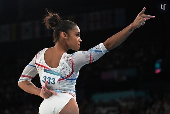 Faute de pouvoir se payer un appartement, elle explique vivre ses parents et avoir trouvé un travail dans son club de gym.