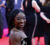 Simone Biles dévoile un autre visage, aux antipodes de ses performances musclées d'athlète. En vacances, elle se montre sans filtre, en bikini, et célèbre sa confiance en elle, et en son corps.