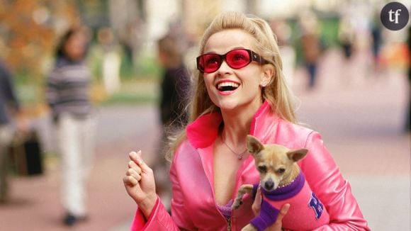 Je suis ravie de vous présenter Lexi Minetree dans le rôle d'Elle Woods. ✨La nouvelle star de notre série ELLE ! ✨Elle enfile ces chaussures roses avec grâce, ambition et charme. Elle arrive sur Prime Video à l'été 2026 !